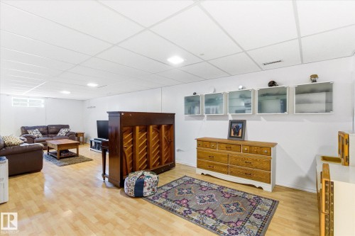 4315 105A Avenue, Edmonton, AB - Indoor