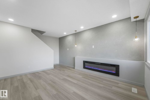 81 Willowdale Place, Edmonton, AB - Indoor Photo Showing Other Room With Fireplace