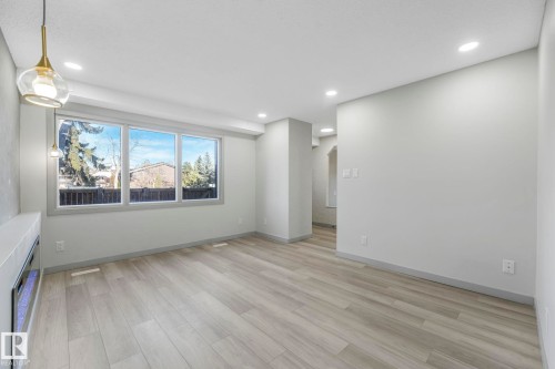 81 Willowdale Place, Edmonton, AB - Indoor