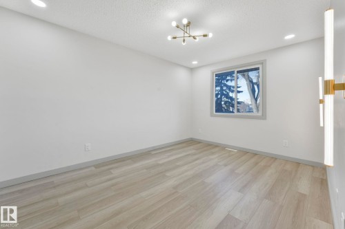 81 Willowdale Place, Edmonton, AB - Indoor Photo Showing Other Room