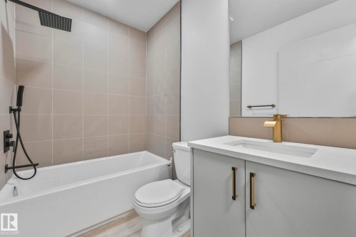 81 Willowdale Place, Edmonton, AB - Indoor Photo Showing Bathroom
