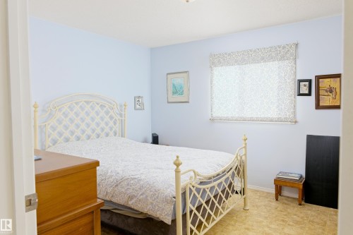 5238 43 Street, Barrhead, AB - Indoor Photo Showing Bedroom