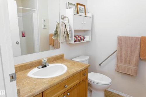 5238 43 Street, Barrhead, AB - Indoor Photo Showing Bathroom