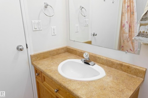 5238 43 Street, Barrhead, AB - Indoor Photo Showing Bathroom
