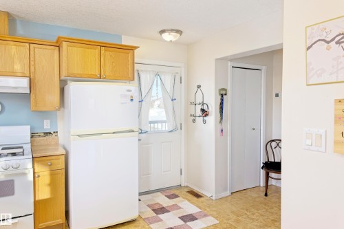 5238 43 Street, Barrhead, AB - Indoor Photo Showing Kitchen