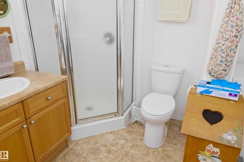 5238 43 Street, Barrhead, AB - Indoor Photo Showing Bathroom