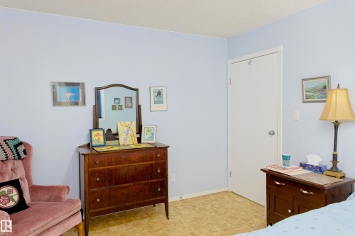 5238 43 Street, Barrhead, AB - Indoor Photo Showing Bedroom