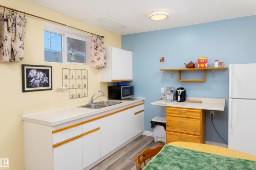 5238 43 Street, Barrhead, AB - Indoor