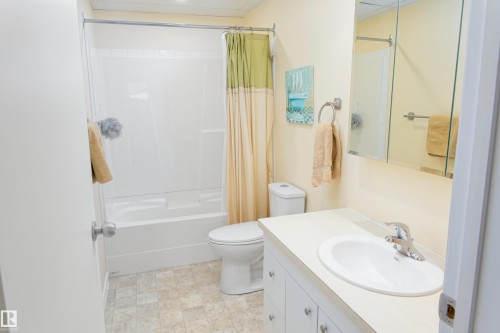 5238 43 Street, Barrhead, AB - Indoor Photo Showing Bathroom