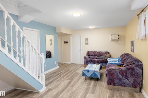 5238 43 Street, Barrhead, AB - Indoor