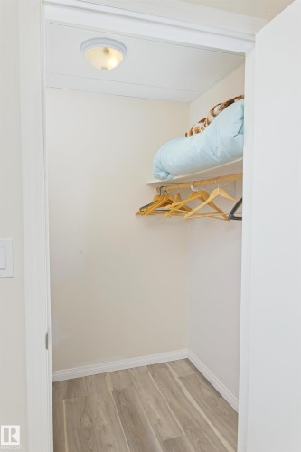 5238 43 Street, Barrhead, AB - Indoor