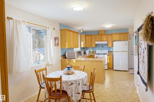 5238 43 Street, Barrhead, AB - Indoor