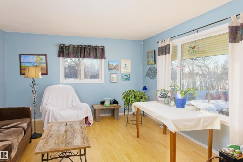 5238 43 Street, Barrhead, AB - Indoor