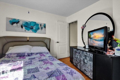 10027 173 Avenue, Edmonton, AB - Indoor Photo Showing Bedroom