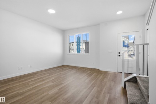 1227 Cristall Way, Edmonton, AB - Indoor Photo Showing Other Room
