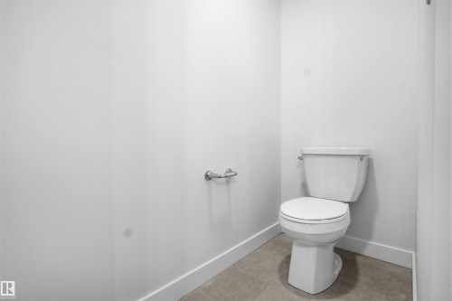 1227 Cristall Way, Edmonton, AB - Indoor Photo Showing Bathroom