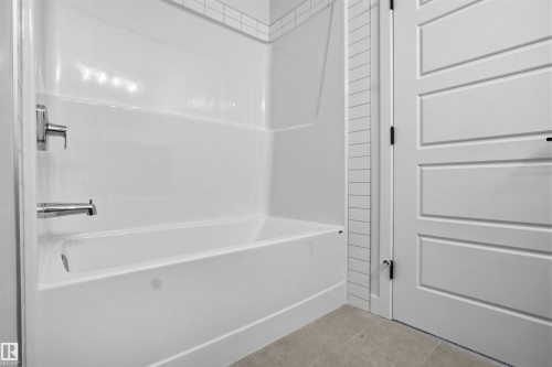 1227 Cristall Way, Edmonton, AB - Indoor Photo Showing Bathroom