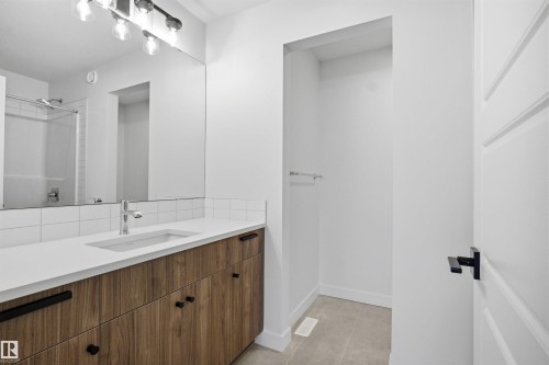 1227 Cristall Way, Edmonton, AB - Indoor Photo Showing Bathroom