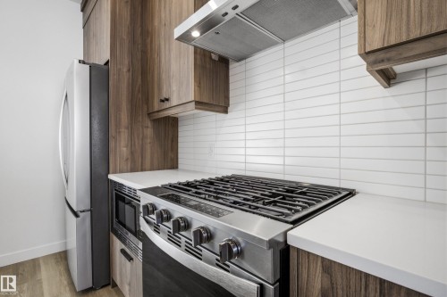 1227 Cristall Way, Edmonton, AB - Indoor Photo Showing Kitchen With Upgraded Kitchen