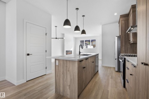 1227 Cristall Way, Edmonton, AB - Indoor Photo Showing Kitchen