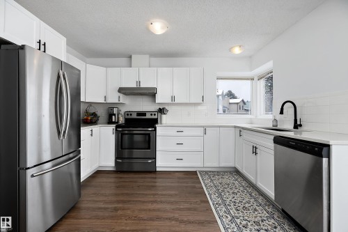 49 Deerbourne Drive, St. Albert, AB - Indoor Photo Showing Kitchen With Stainless Steel Kitchen