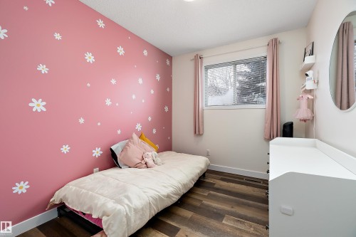 49 Deerbourne Drive, St. Albert, AB - Indoor Photo Showing Bedroom