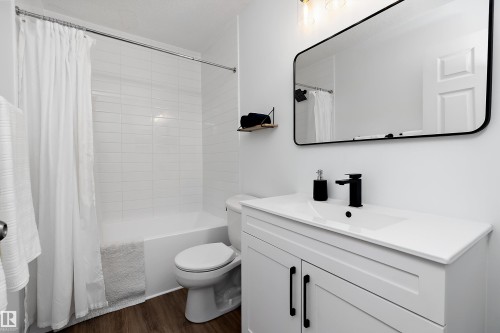 49 Deerbourne Drive, St. Albert, AB - Indoor Photo Showing Bedroom