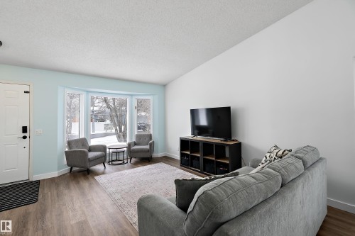 49 Deerbourne Drive, St. Albert, AB - Indoor Photo Showing Living Room