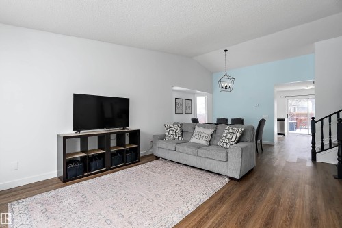 49 Deerbourne Drive, St. Albert, AB - Indoor Photo Showing Living Room