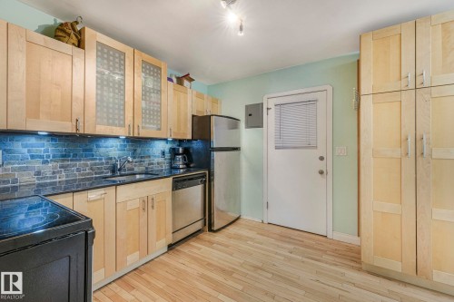 4 9835 82 Avenue, Edmonton, AB - Indoor Photo Showing Kitchen