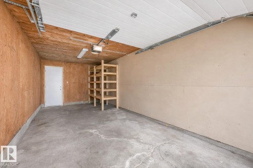 4 9835 82 Avenue, Edmonton, AB - Indoor Photo Showing Garage