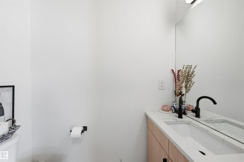 3 12204 121 Avenue, Edmonton, AB - Indoor Photo Showing Bathroom