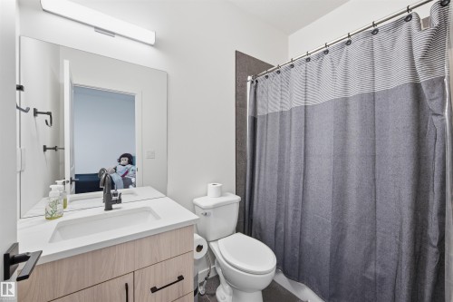 3 12204 121 Avenue, Edmonton, AB - Indoor Photo Showing Bathroom
