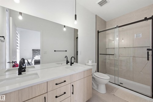 3 12204 121 Avenue, Edmonton, AB - Indoor Photo Showing Bathroom