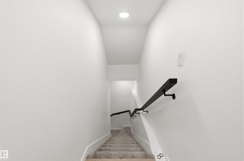 3 12204 121 Avenue, Edmonton, AB - Indoor Photo Showing Other Room