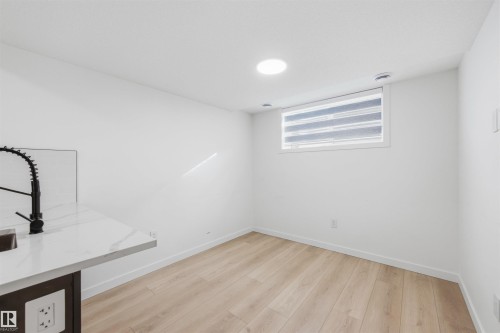 3 12204 121 Avenue, Edmonton, AB - Indoor Photo Showing Other Room