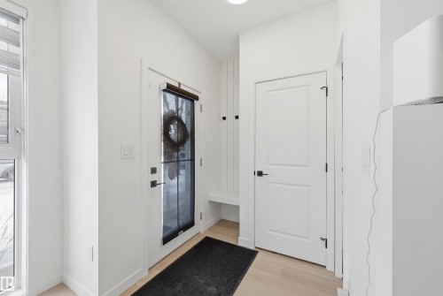 3 12204 121 Avenue, Edmonton, AB - Indoor Photo Showing Other Room