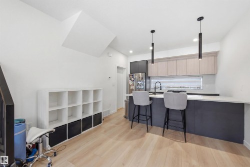 3 12204 121 Avenue, Edmonton, AB - Indoor Photo Showing Kitchen With Upgraded Kitchen