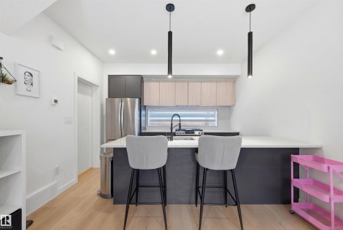 3 12204 121 Avenue, Edmonton, AB - Indoor Photo Showing Kitchen With Upgraded Kitchen