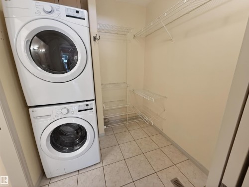 6 Briarwood Village, Stony Plain, AB - Indoor Photo Showing Laundry Room