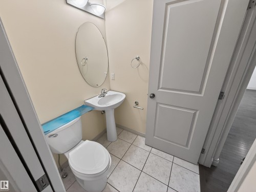 6 Briarwood Village, Stony Plain, AB - Indoor Photo Showing Bathroom