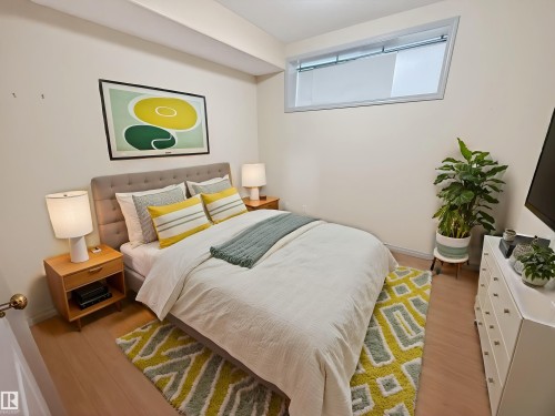 6 Briarwood Village, Stony Plain, AB - Indoor Photo Showing Bedroom