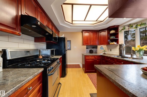 12219 42A Avenue, Edmonton, AB - Indoor Photo Showing Kitchen