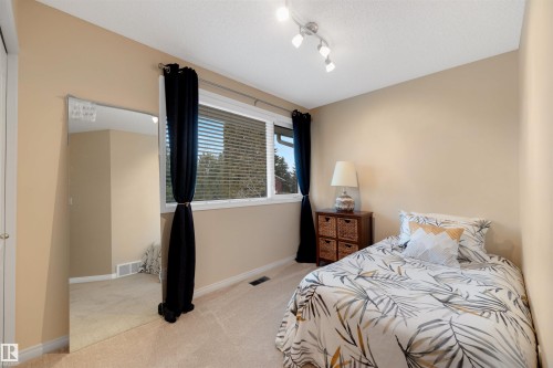 12219 42A Avenue, Edmonton, AB - Indoor Photo Showing Bedroom