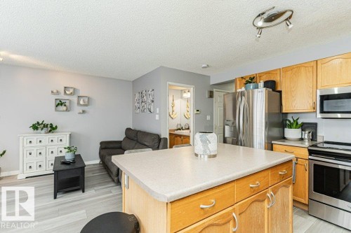 9136 166 Avenue, Edmonton, AB - Indoor Photo Showing Kitchen