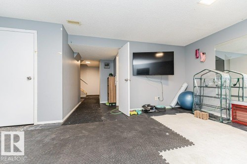 9136 166 Avenue, Edmonton, AB - Indoor Photo Showing Other Room