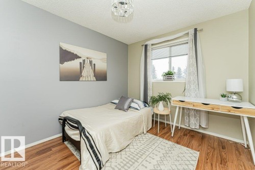 9136 166 Avenue, Edmonton, AB - Indoor Photo Showing Bedroom