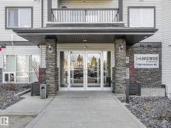 457 1196 HYNDMAN Road  Edmonton, AB T5A 0X8