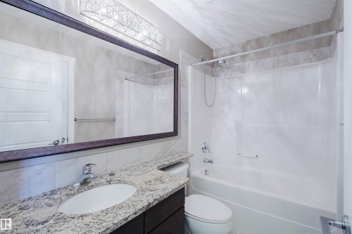 1957 Ainslie Link, Edmonton, AB - Indoor Photo Showing Bathroom