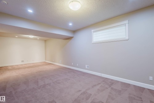 1957 Ainslie Link, Edmonton, AB - Indoor